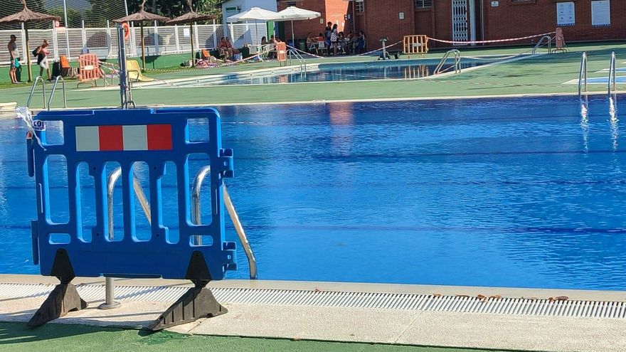 Tanquen tres piscines de la Catalunya central després de detectar defecacions, coincidint amb l&#039;expansió d’un repte viral