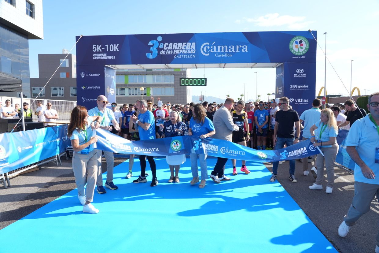 Búscate en las fotos de la Carrera de las Empresas en Castellón