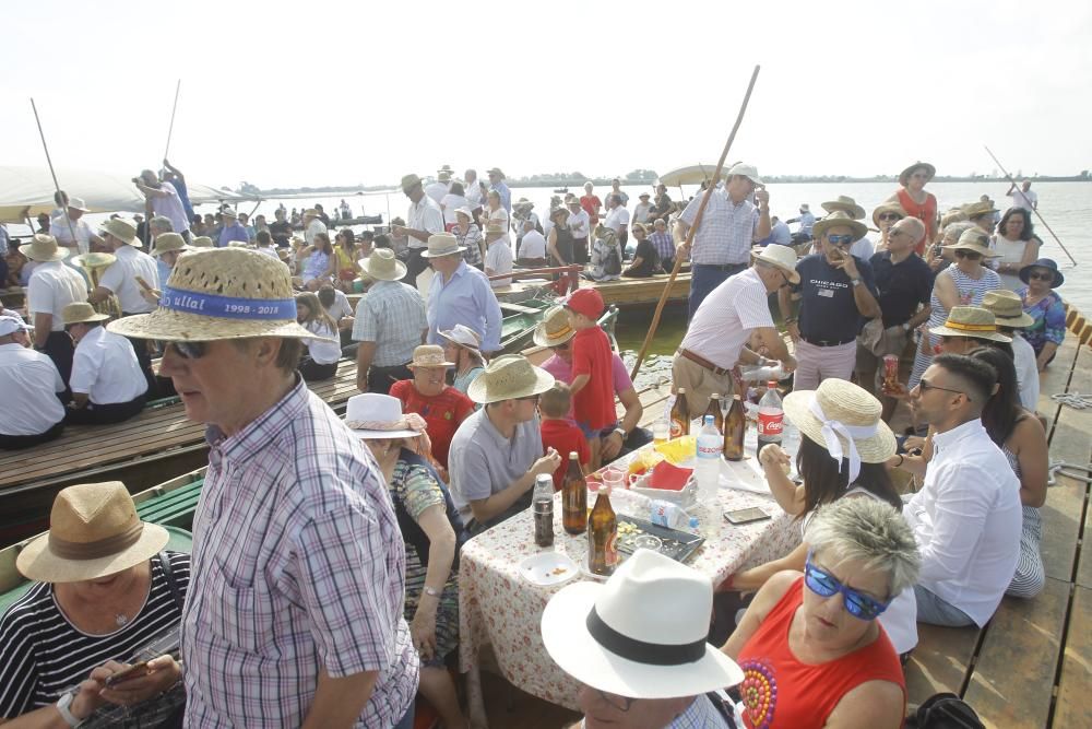 Encuentro de los Cristos de El Palmar, Catarroja, Silla y Massanassa en el Lago de la Albufera