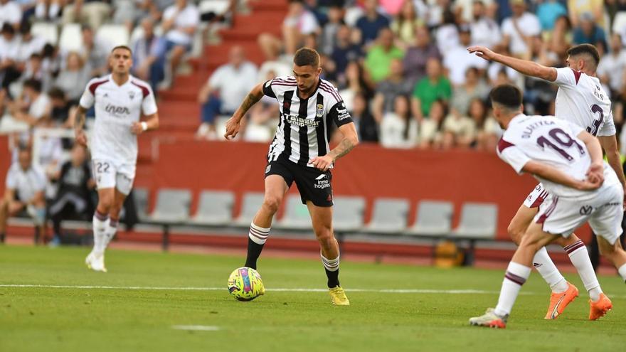 Darío Poveda, en una acción del choque frente al Albacete de la pasada temporada. | FC CARTAGENA