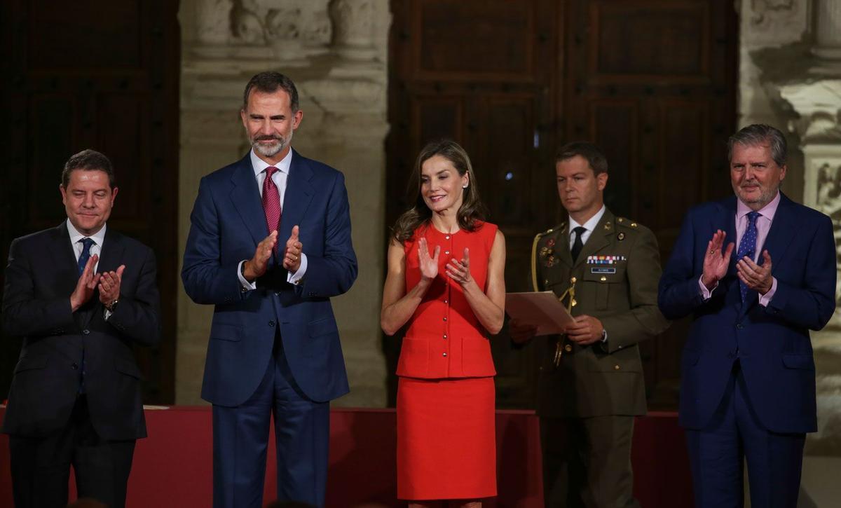 Letizia Ortiz con conjunto rojo de Nina Ricci en Cuenca