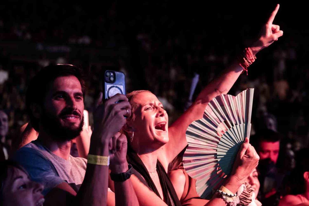 Manuel Carrasco desata la locura en la plaza de toros de Alicante