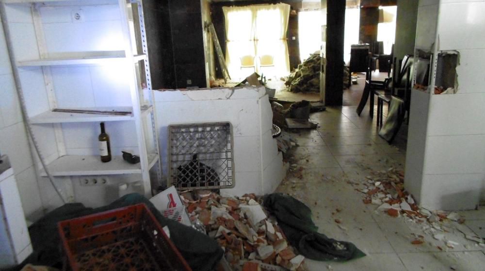 Interior de la casa destrozada