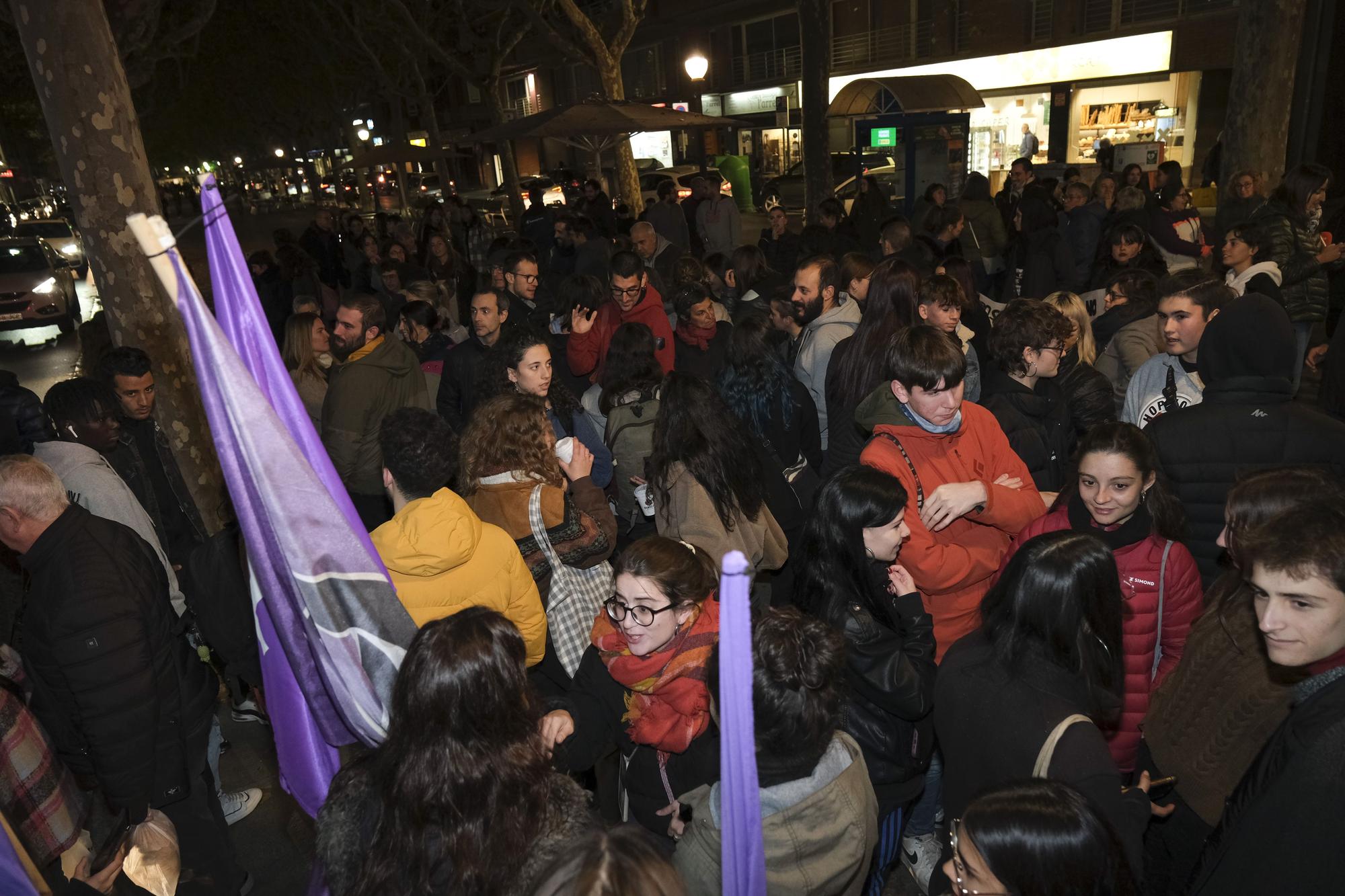 Manresa clama contra la violència masclista, en fotos