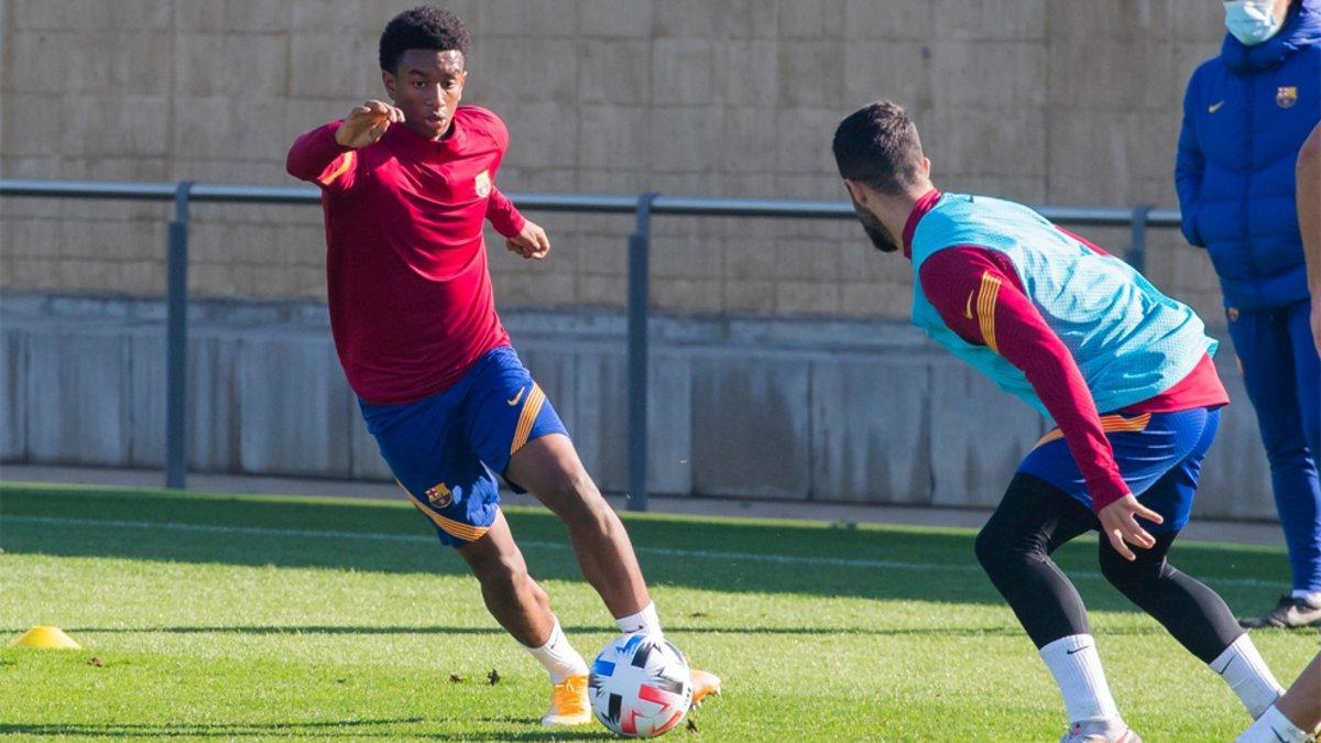 Alejandro Balde, en el entrenamiento