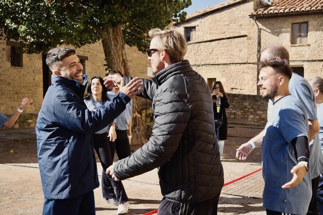 Jordi Alba y Guti cambian el Camp Nou por un pueblo de 137 habitantes: lo que no se vio de la previa del Clásico