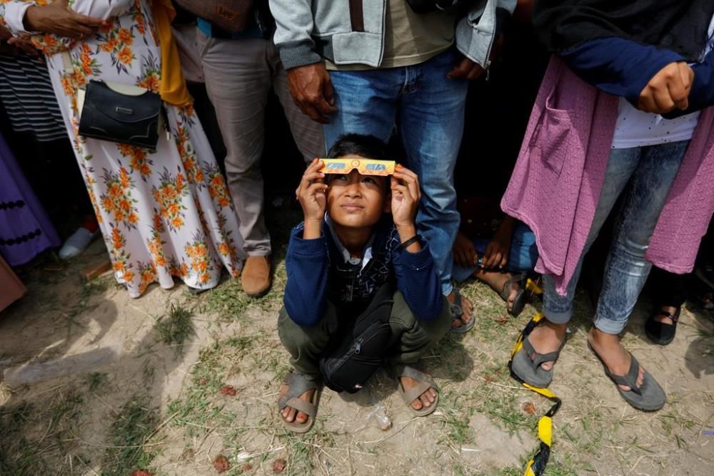 Eclipsi solar anular vist des d'Indonèsia, l'Aràbia Saudita o Tailàndia