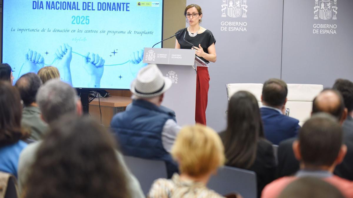 La ministra de Sanidad, Mónica García, preside junto a la directora general de la Organización Nacional de Trasplantes (ONT), Beatriz Domínguez-Gil, el acto anual que homenajea a los donantes en España, en la sede del Ministerio este 4 de junio de 2025