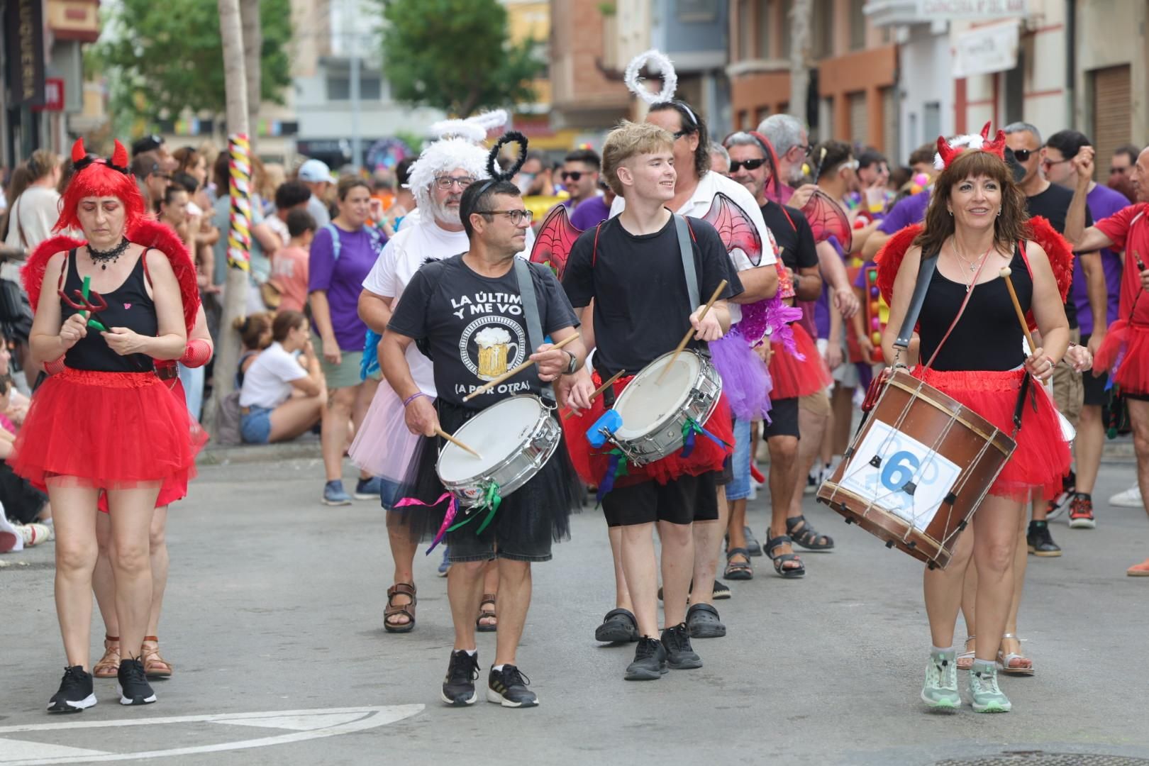 Galería | El Grau disfruta de su desfile de peñas