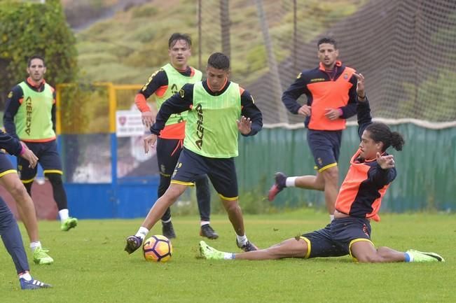 Entrenamiento de la UD Las Palmas en Barranco Seco