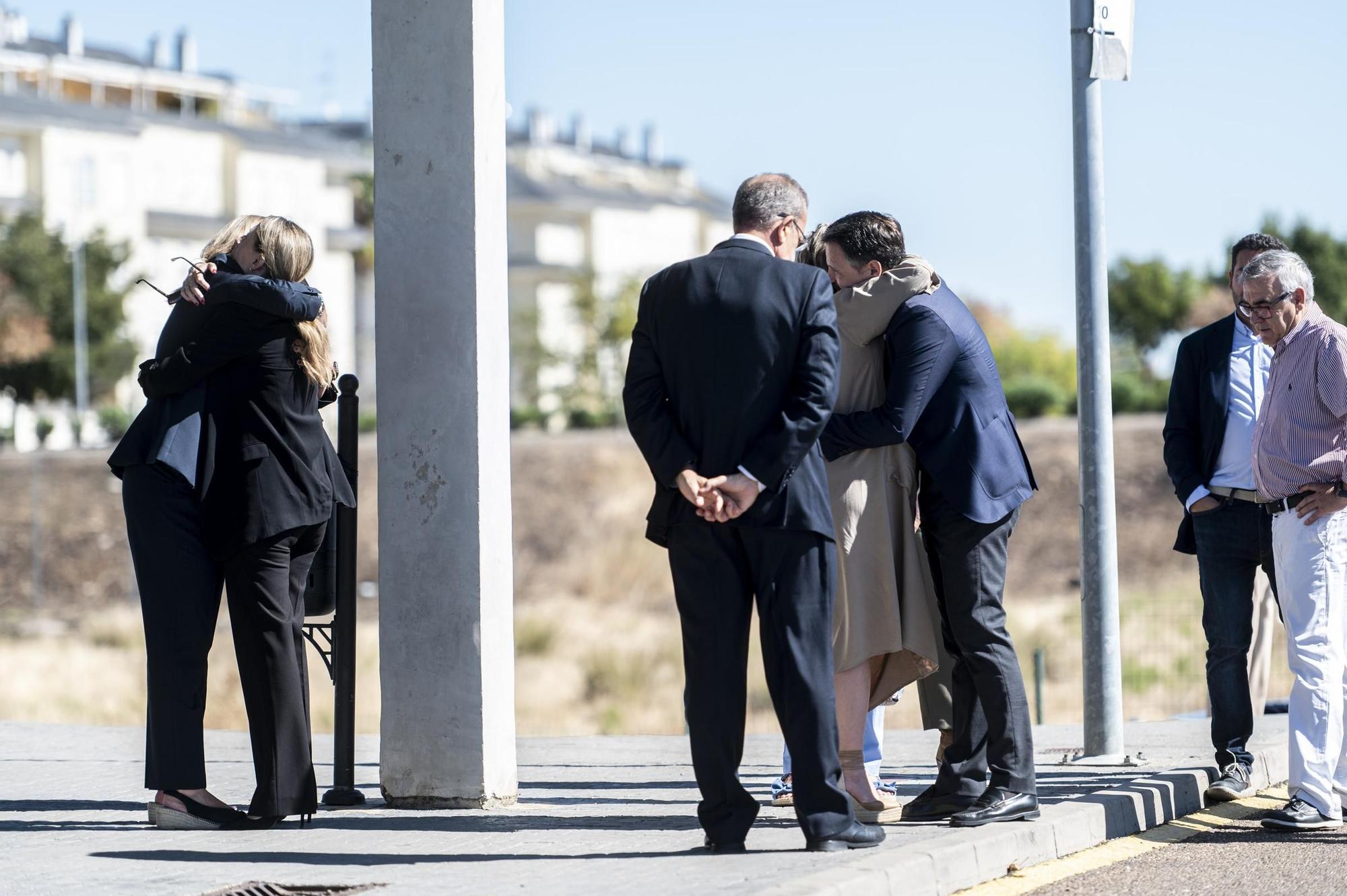 Fotogalería | Compañeros y allegados despiden a Fernández Vara