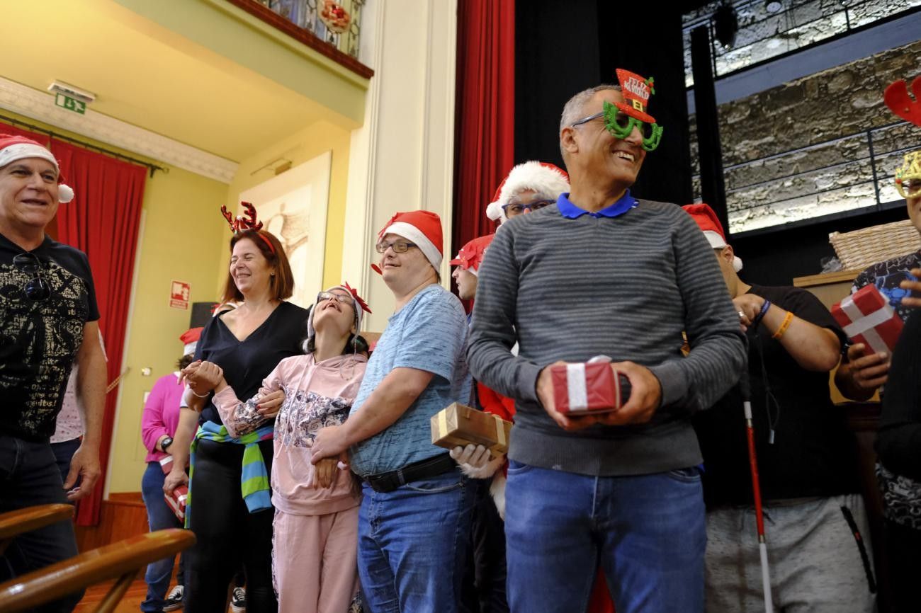 La magia de la Navidad llena de ilusión el teatro Consistorial de Gáldar