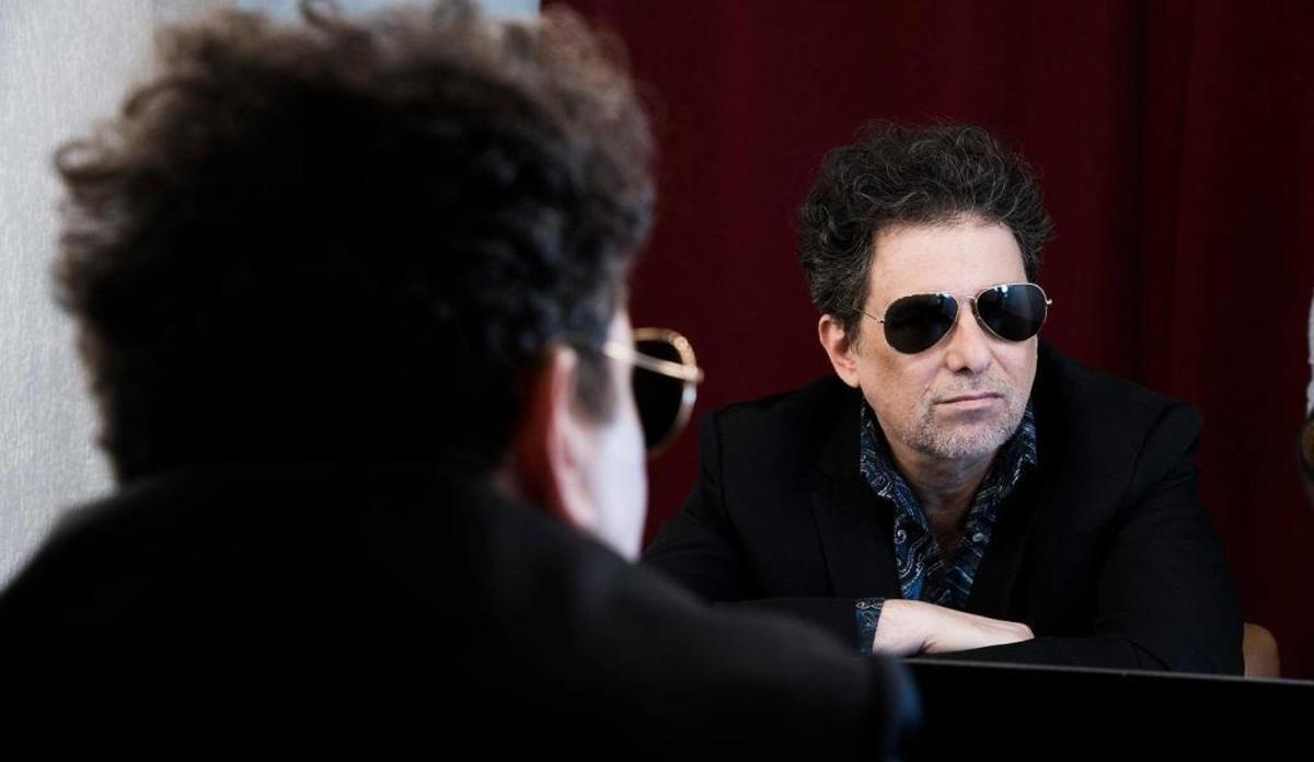 A sus 57 años, se siente un outsider del mundo de la música.