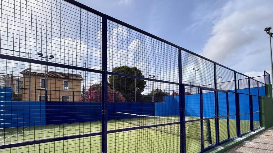 Beniarjó renueva el cierre de la pista de pádel del polideportivo con una inversión de 9.000 euros