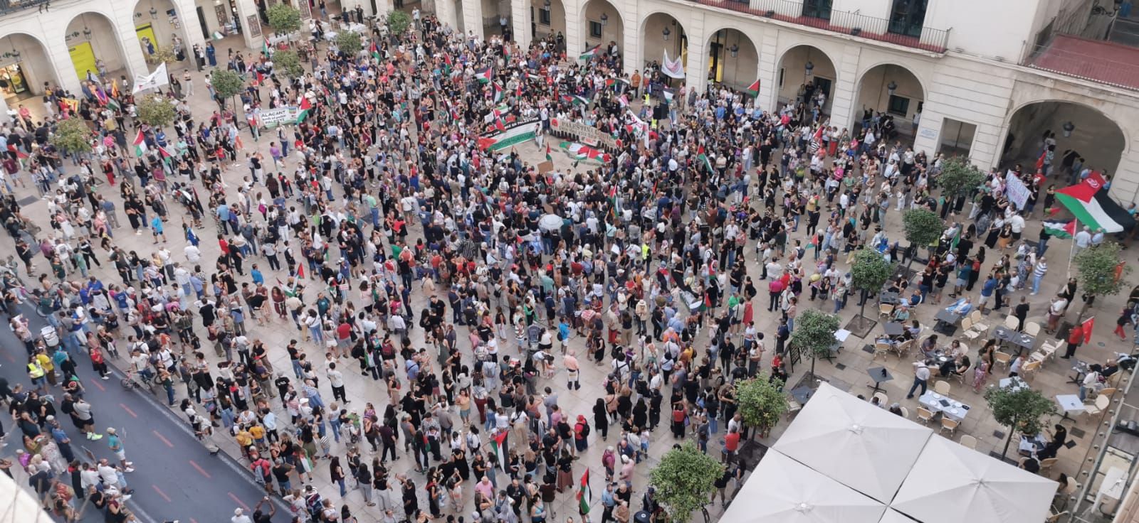 Más de 80 colectivos de Alicante se manifiestan a favor de Palestina