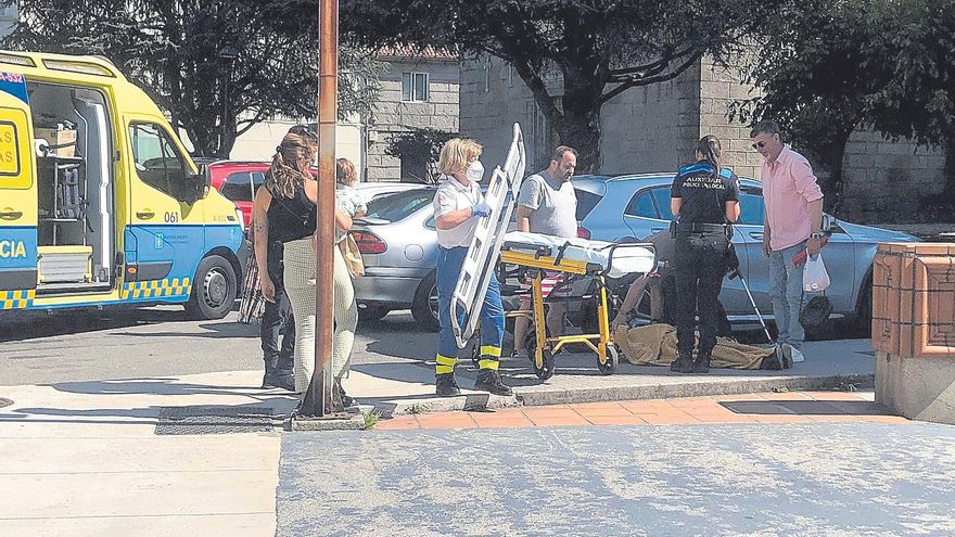 Ciudadanos de Vilagarcía socorren a una nonagenaria inmovilizada en el suelo