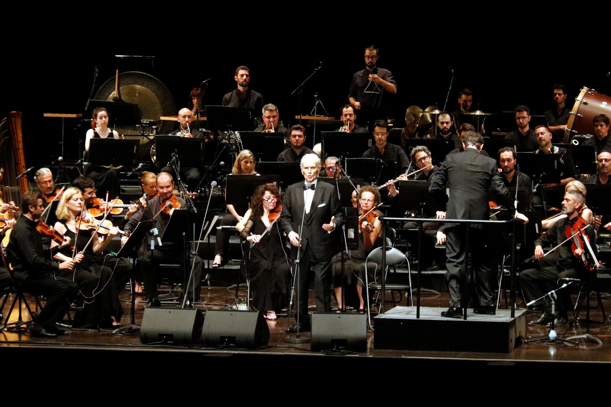 El tenor barceloní Josep Carreras durant el recital al Festival Castell de Peralada