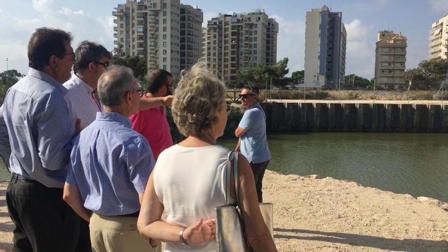 La Subdelegación, CHS y ayuntamientos quieren acabar con la basura en acequias