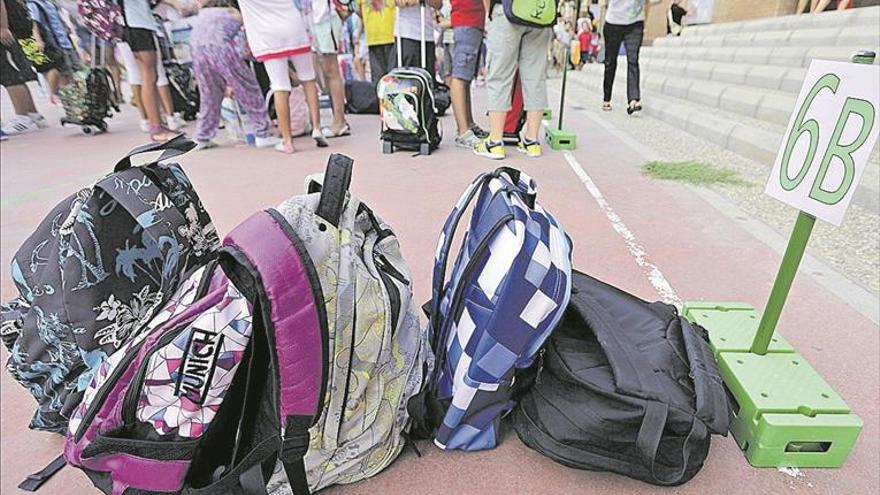 Educación prepara reducción de horas de clase para docentes y recreos por turnos