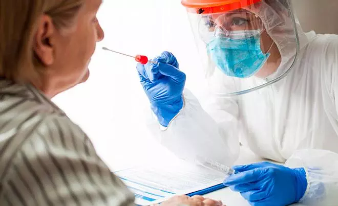 Asturias llega a 250.000 casos de covid oficiales, pero los expertos apuntan a unos 400.000 reales