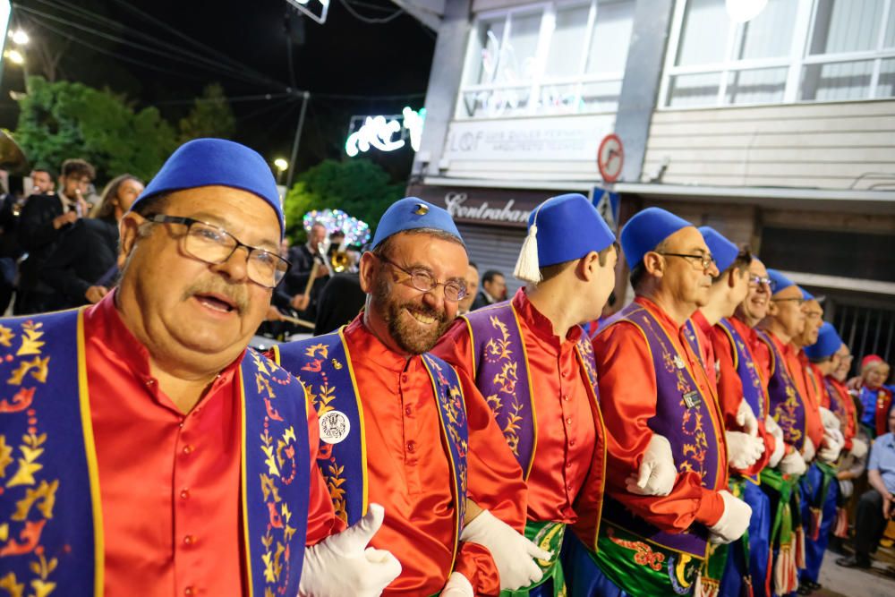 Entusiasmo y júbilo en el esperado desfile de la Retreta de Elda