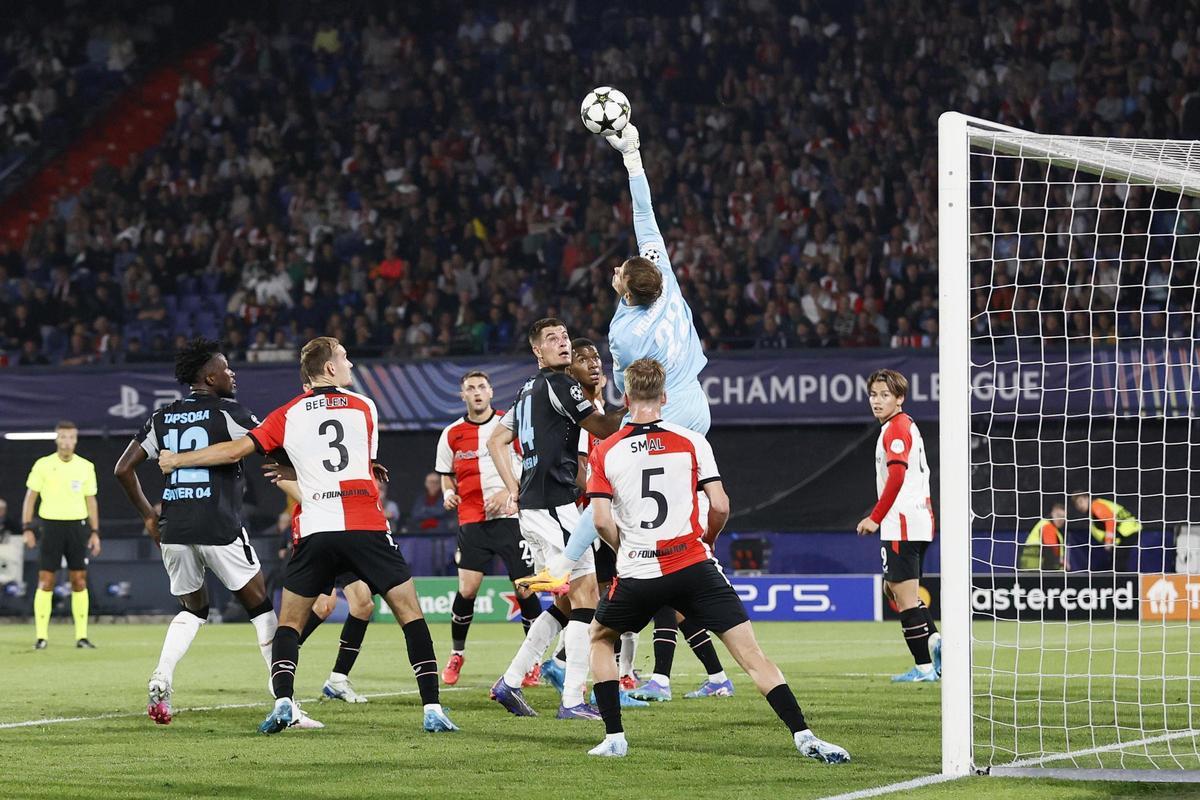 UEFA Champions League - Feyenoord Rotterdam v Bayer 04 Leverkusen