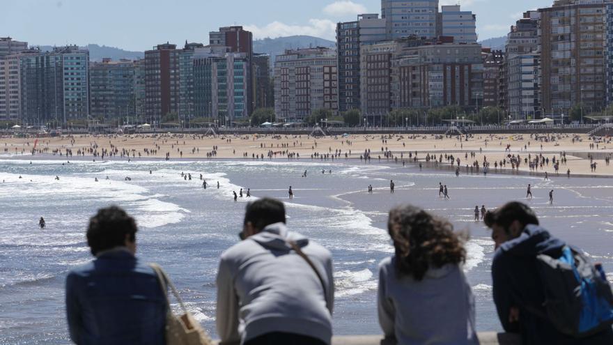 El abrazo de Gijón al mar