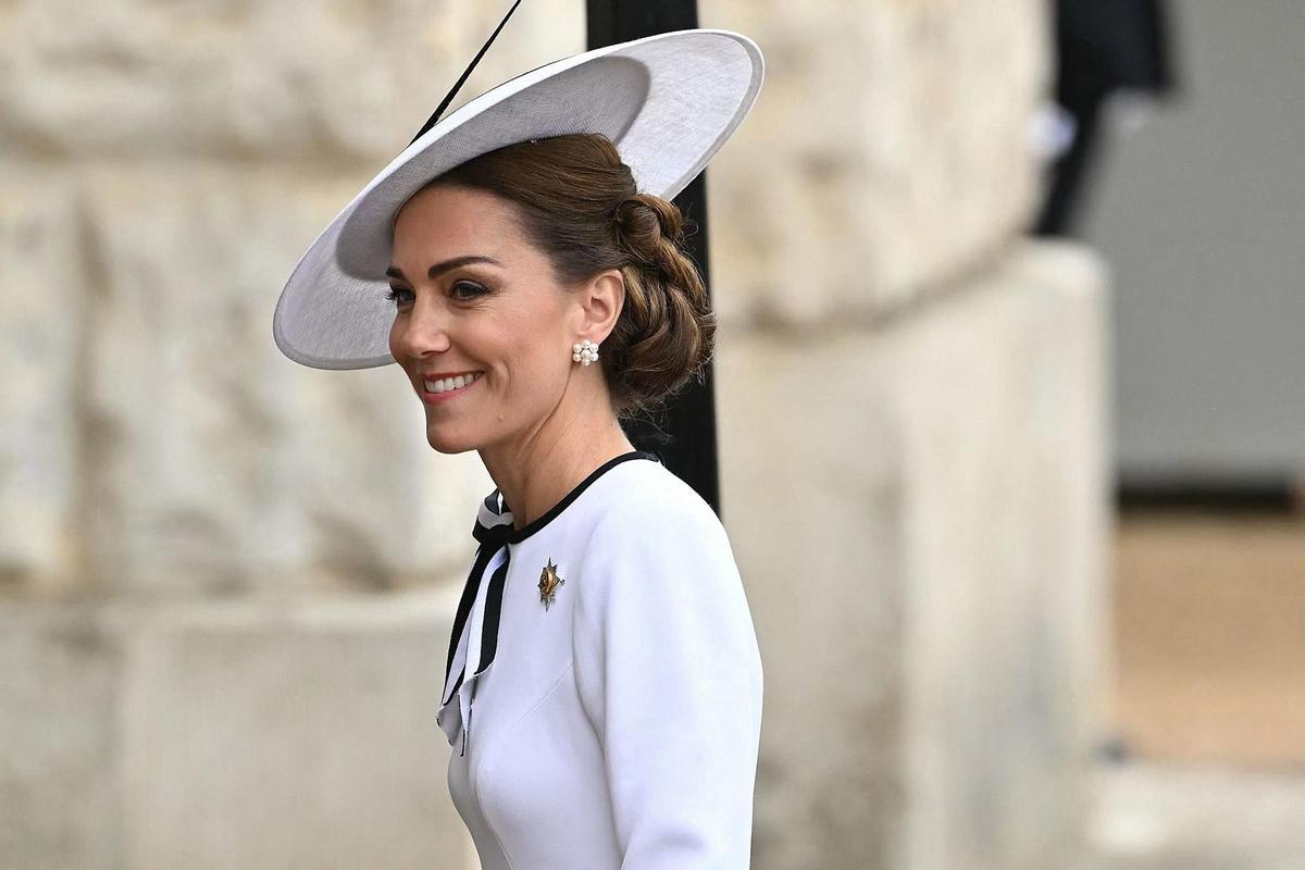 İngiliz kraliyet ailesi, Kate Middleton'un yeniden ortaya çıkmasıyla kurumsal normalliği yeniden kazanmaya çalışıyor