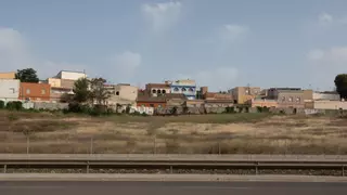 "Llevamos años denunciando la contaminación en los terrenos de Los Mateos"