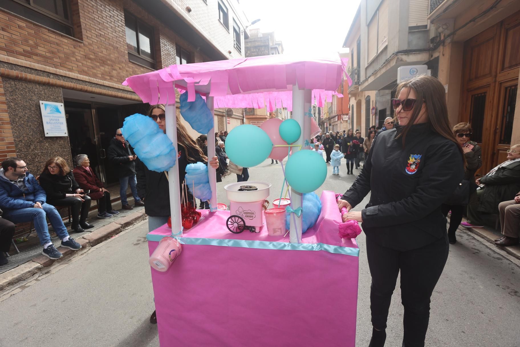 Búscate en las fotos: Burriana disfruta con la Cabalgata del Ninot Infantil
