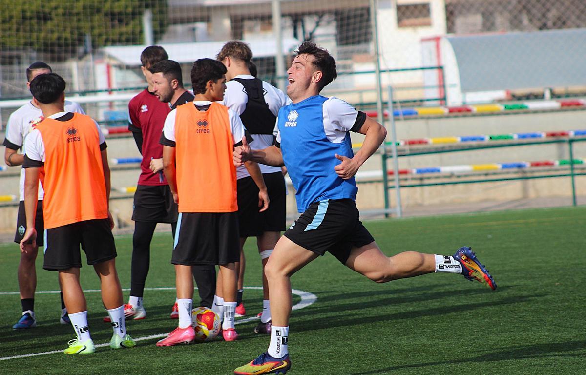 Miguelón Ferrer seguirá liderando la delantera del CD Castellón este sábado.