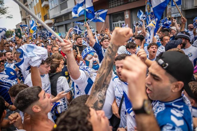 Así vive la afición del CD Tenerife la vuelta a Segunda División