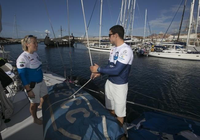 14/11/2016  deporte aventura sanidad  cinco mujeres que han superado el cancer cruzarán el atlántico patrocinadas por  pelayo que han realizado una escala en el muelle de marina de san miguel realizando un entrenamiento en la bahia