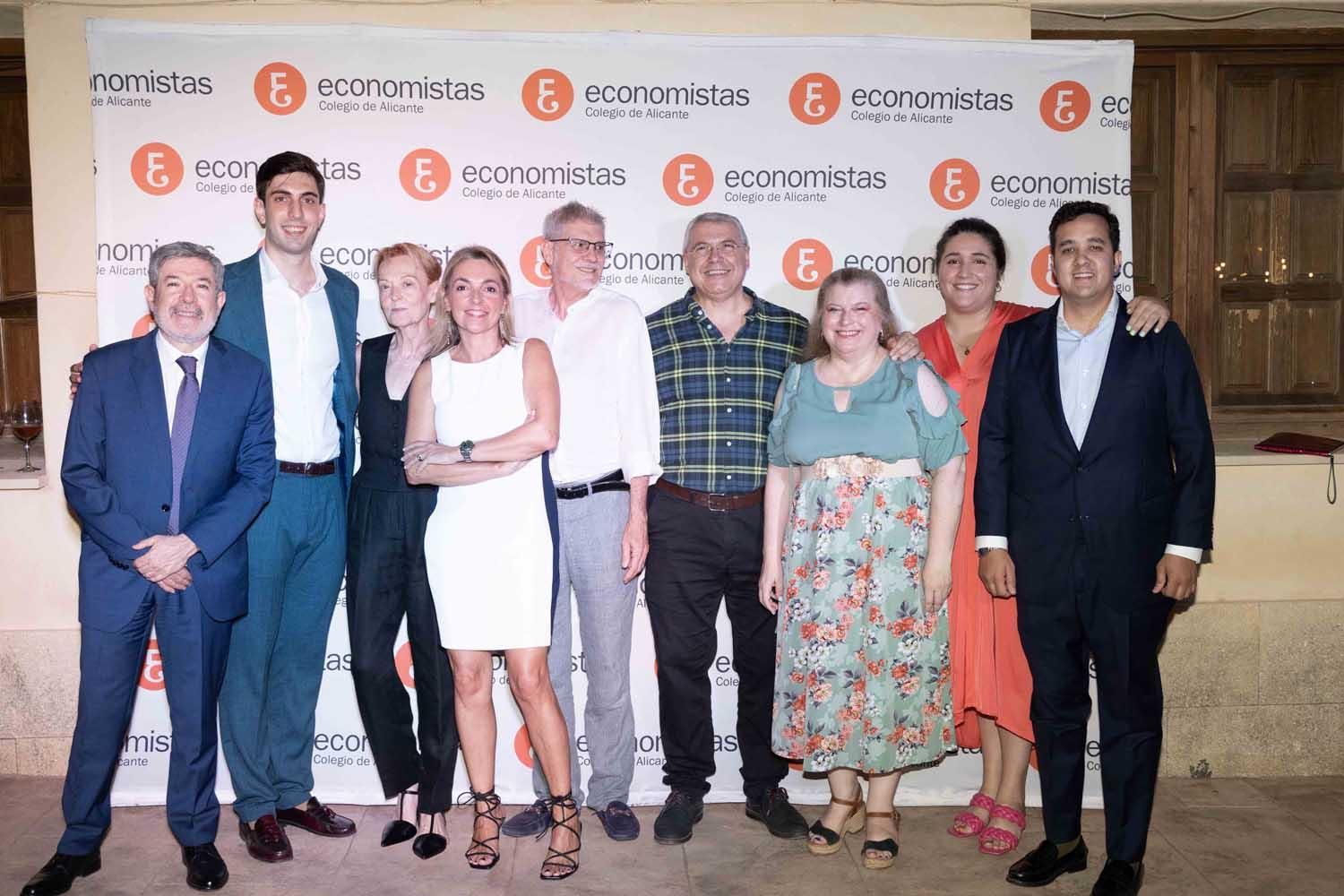 Los Economistas de Alicante celebran su cena anual en honor a su patrón