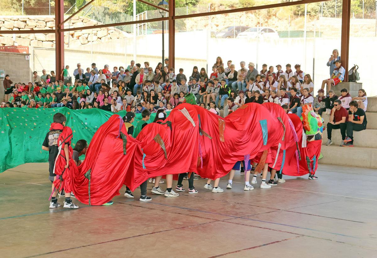 Imatges de la primera Trobada d'imatgeria escolar de l'Eix el Cardener Imatges de la primera Trobada d'imatgeria escolar de l'Eix el Cardener