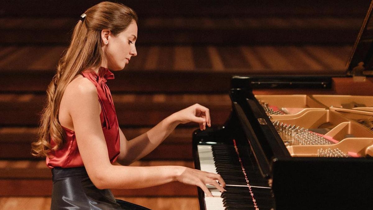 La Fundación Mediterráneo abre el ciclo “Invierno romántico” con el recital de Marta Puig La Fundación Mediterráneo abre el ciclo “Invierno romántico” con el recital de Marta Puig
