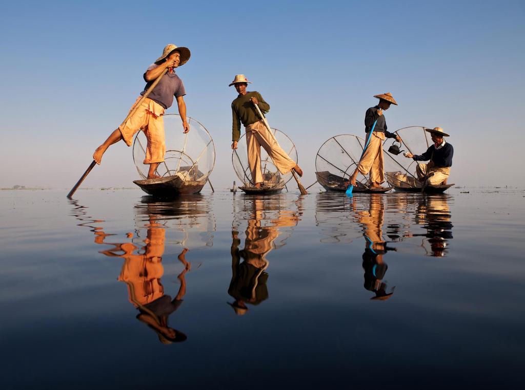 Pescadores equilibristas en el lago Inle.