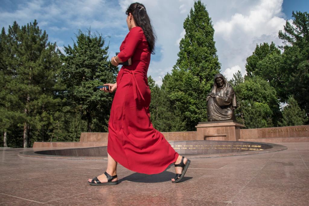 Monumento a la Madre que Llora, en Taskent.