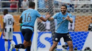 Rodri y Rayan Ait-Nouri celebran un gol
