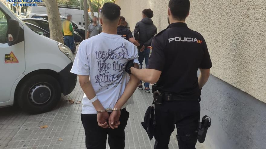 Dos detenidos por robar coches por el barrio de Santa Catalina