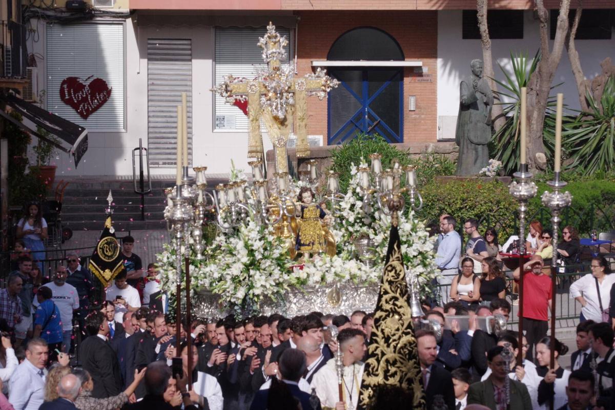 Procesión de la Santa Cruz Torre del Ángel de Salesianos en Málaga