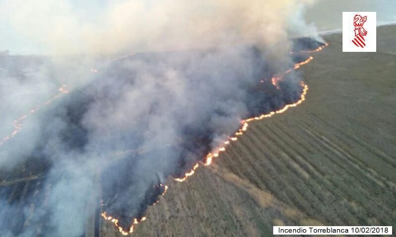 Incendio en el Prat Cabanes-Torreblanca