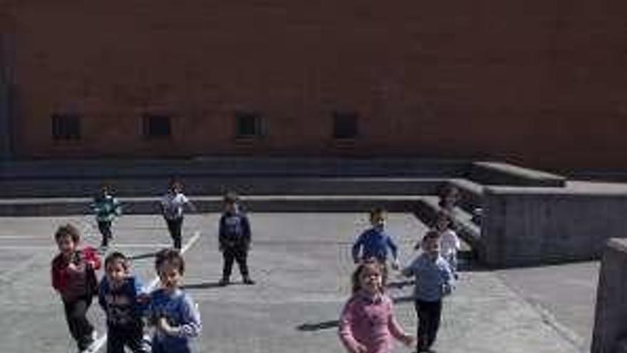 Niños en el Novo Mier, durante la Semana Santa