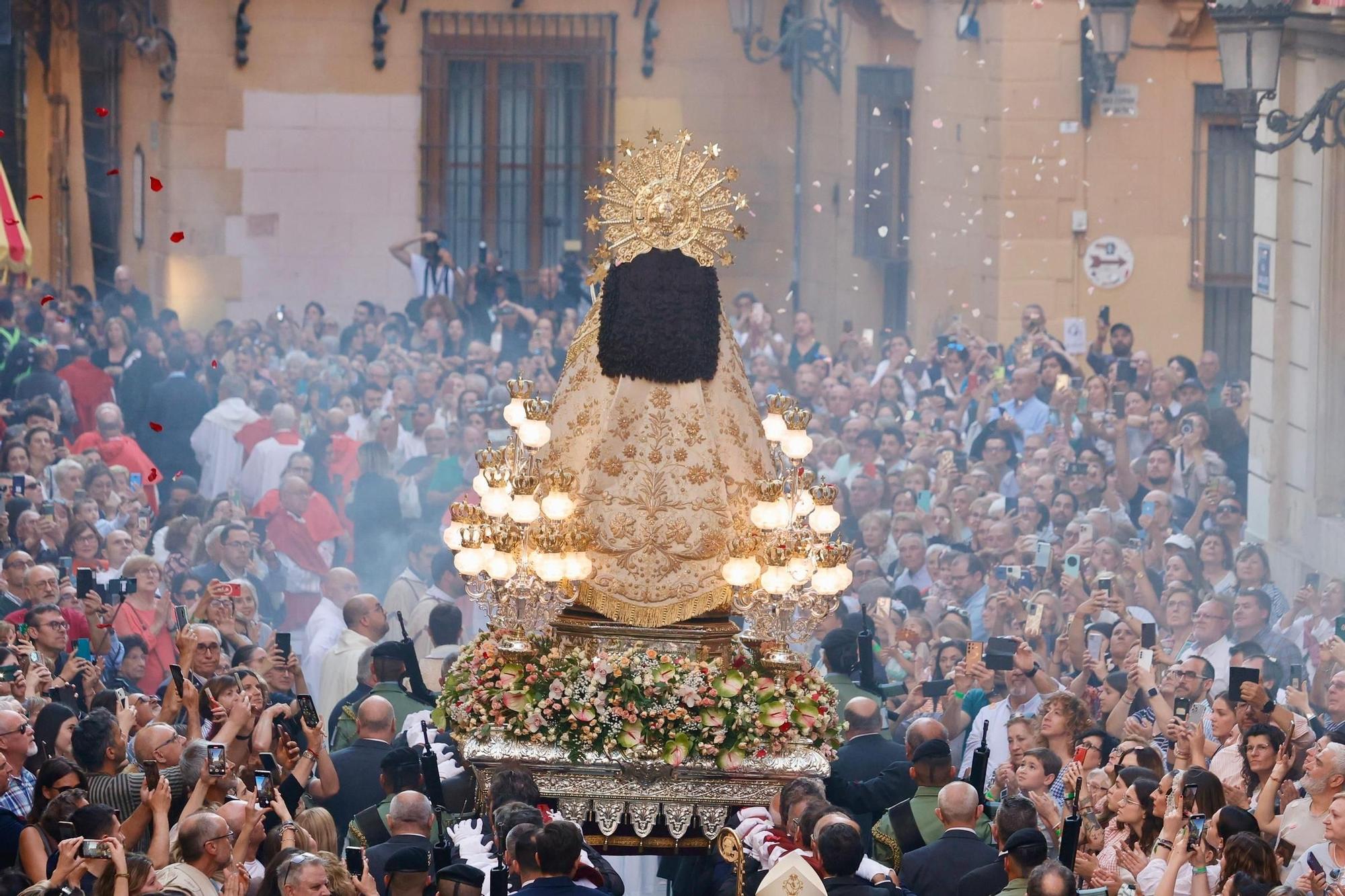 Procesión de la Virgen de los Desamparados de València 2025