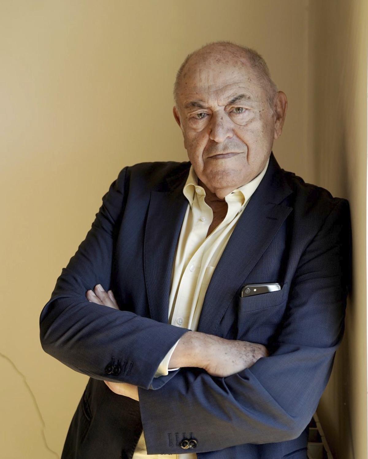 José Antonio Marina: "Els pares no saben si donar als seus fills una plantofada o una targeta de crèdit"
