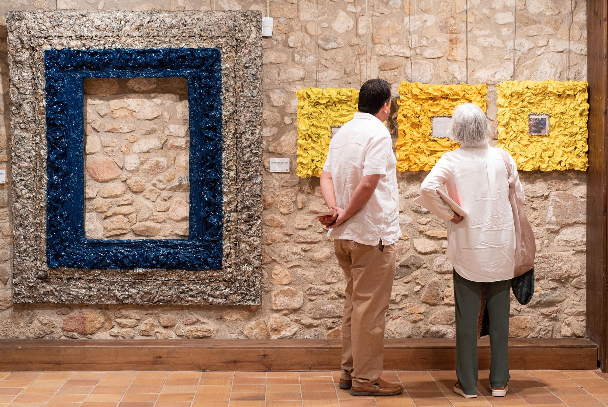 Olga Andrino porta les seves «Caixes» al castell de Benedormiens de Castell d'Aro