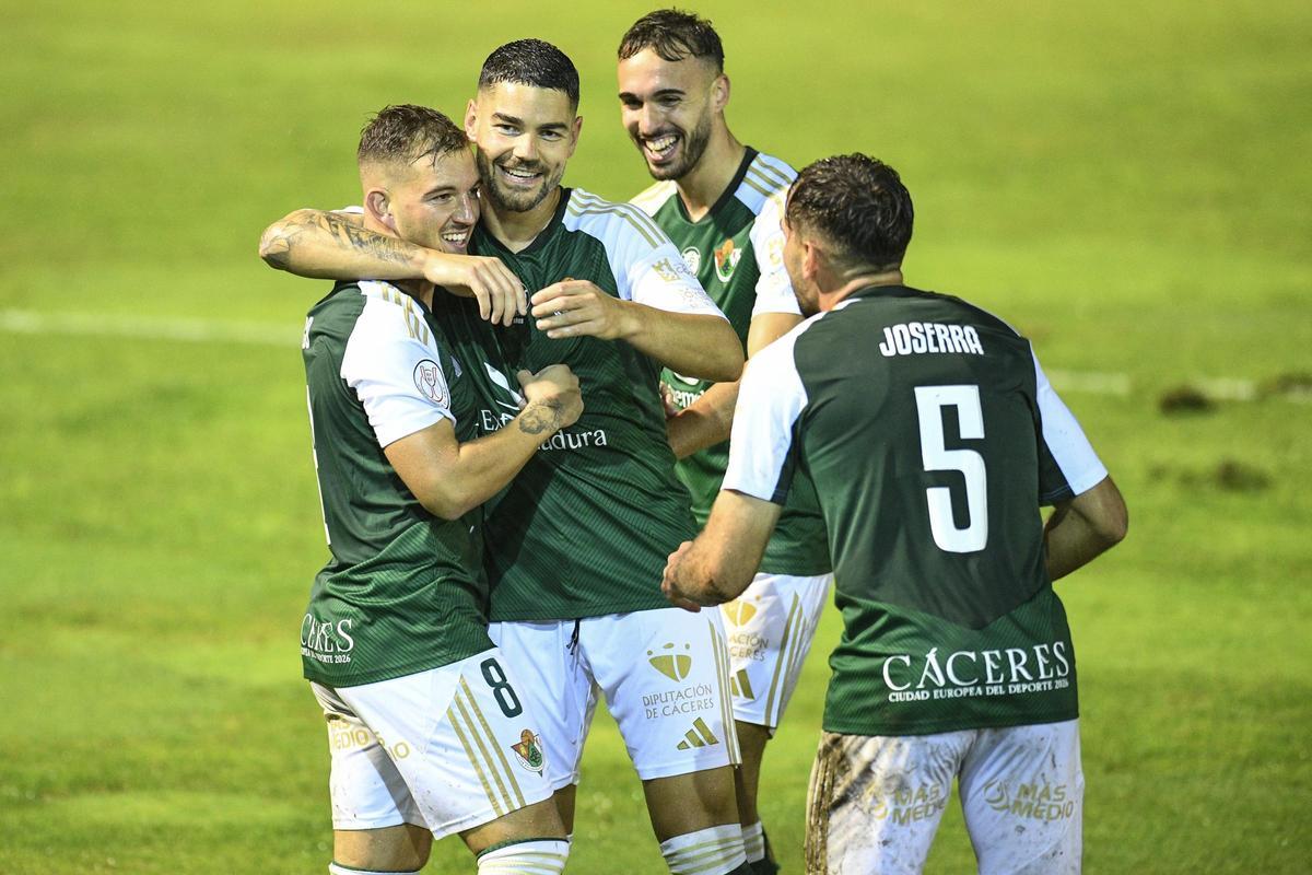 La victoria del Cacereño, en imágenes