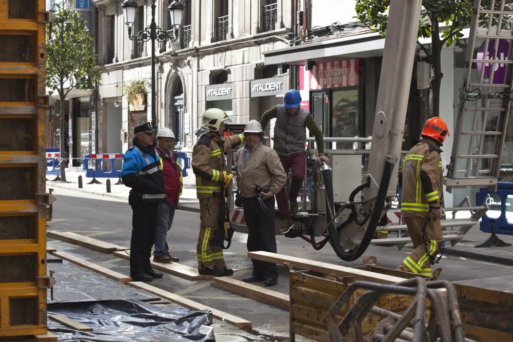 Trabajos en el edificio de Uría calcinado