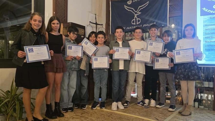 El Club Natación Palma celebra una temporada llena de récords y éxitos