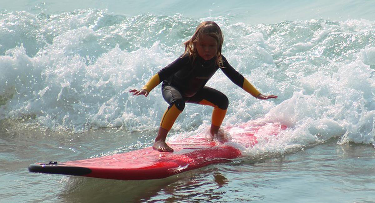 No hay edad para practicar el surf